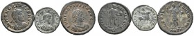 Kaiserzeit
Honorius 393-423
Lot (3 Stücke): Bronzemünzen. Panzerbüste mit Diadem nach rechts / Kaiser von vorn stehend mit Standarte und Globus (-An...
