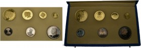 Europa
ECU-Währung in Europa. 7-tlg. Set "Paneuropa" 1972. Bestehend aus 4 Goldmünzen zu 100, 50, 20 und 10 Ecu (mit Abbildungen von Adenauer, de Gas...