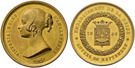 Großbritannien
Victoria 1837-1901
Vergoldete Bronzemedaille 1843 von Hart, auf den Besuch der Königin in Antwerpen (Anvers). Büste nach links / Gekr...