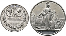 Großbritannien
Victoria 1837-1901
Große Zinnmedaille 1851 von Ottley, auf die Industrie-Ausstellung aller Nationen zu London. Verzierte Bildnismedai...