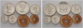 Rhodesien und Nyasaland
Kursmünzen-Proof-Satz (7-teilig) 1955. Bestehend aus: 1/2 Penny, Penny, 3 Pence, 6 Pence, Shilling, 2 Shillings und 1/2 Crown...