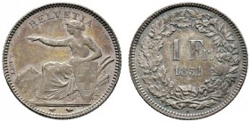 Schweiz-Eidgenossenschaft
1 Franken 1851 -Paris-. Sitzende Helvetia. DT 305, HMZ 2-1203b.
Prachtexemplar mit herrlicher Patina, fast Stempelglanz
