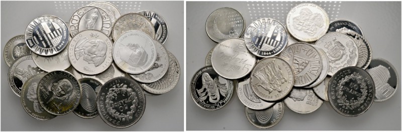 Zentralamerikanische Republik
Ca. 25 Stücke: Moderne Silbermünzen von BULGARIEN...