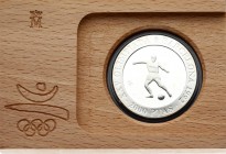Spain 2000 Pesetas 1990 Olympics Barcelona '92. Juan Carlos I(1975-2014). Averse: Conjoined busts of King and Crown Prince right. Reverse: Soccer. Sil...