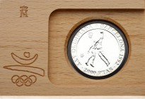 Spain 2000 Pesetas 1990 Olympics Barcelona '92. Juan Carlos I(1975-2014). Averse: Conjoined busts of King and Crown Prince right. Reverse: Basketball ...