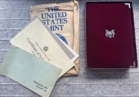 USA 1.91 Dollars 1988 - Prestige Set 1988 included 1 Dollar Olympiade Seoul 1988 Philadelphia Mint. Sovenir Set. Silver. With Origanal Box & Certifica...