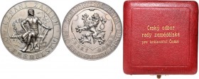 CZECHOSLOVAKIA, CZECH REPUBLIC&nbsp;
Silver medal Award for contribution, original box, 60g, 55 mm, Ag 900/1000, Haus. 3980&nbsp;

UNC | UNC