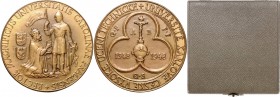 CZECHOSLOVAKIA, CZECH REPUBLIC&nbsp;
AE medal 600th Anniversary of the founding of the Charles University, original box, 1948, 117,73g, O. Španiel, 7...