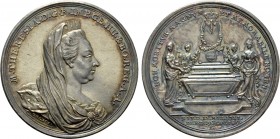 RÖMISCH-DEUTSCHES REICH. Habsburg. Maria Theresia (1740-1780). Auf Ihren Tod. Silbermedaille (1780) von J. L. Oexlein