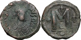 Justinian I (527-565). AE Follis, Constantinople mint. D/ Bust right, diademed. draped. R/ Large M (mark of value). MIB 4. DOC 10. Sear 125. AE. g. 17...