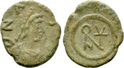 ANASTASIUS I (491-518). Nummus. Constantinople