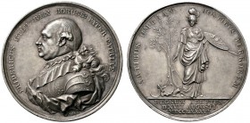 Brandenburg-Preußen
Friedrich Wilhelm II. 1786-1797
Silbermedaille 1786 von D.F. Loos, auf seinen Regierungsantritt. Geharnischtes Brustbild nach li...