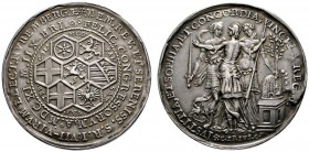 Nürnberg, Stadt
Silbermedaille 1611 von Christian Maler, auf den Kurfürstentag zu Nürnberg. Die Wappen der sieben Kurfürsten in sechseckigen Einfassu...