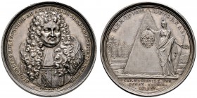 Nürnberg, Stadt
Silbermedaille 1709 von A. Vestner, auf den Tod des Nürnberger Ratsherrn Sigmund Elias Holzschuher und an den Bau von Schloss Thalhei...