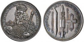 Nürnberg, Stadt
Silbermedaille o.J. (um 1720) von M. Brunner, auf die Verwahrung der Reichskleinodien. Brustbild Kaiser Sigismunds fast von vorn mit ...