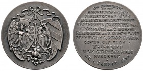 Nürnberg, Stadt
Mattierte Silbermedaille 1899 von Lauer, auf die Eingemeindung mehrerer Vororte. Das zweite und dritte Stadtwappen / Schrift. Erl. 51...