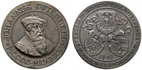 Nürnberg, Stadt
Mattierte Silbermedaille 1900 von L.Chr. Lauer, auf den 500. Geburtstag Gutenbergs. Dessen Brustbild nach halbrechts / Reichswappen ü...