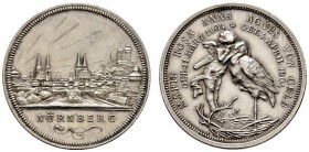 Nürnberg, Stadt
Silbermedaille 1904 unsigniert, auf die Geburt und Taufe der Marie Rosa von Gelb. Stadtansicht von Osten / Amor flüstert einem Storch...