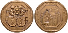 Nürnberg, Stadt
Bronzemedaille 1905 von Lauer (nach einem Modell von P. Kittler), auf die Eröffnung des Neuen Stadttheaters. Theateransicht von Osten...