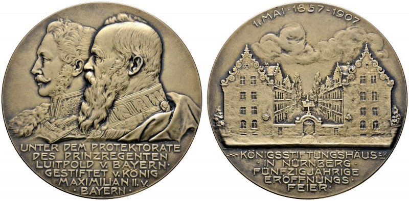 Nürnberg, Stadt
Matt vergoldete Silbermedaille 1907 von Lauer, auf die 50-Jahrf...