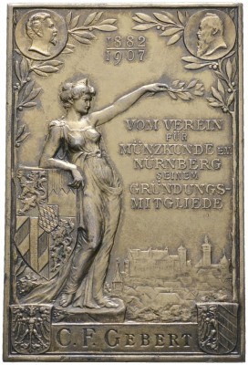 Nürnberg, Stadt
Einseitige, matt vergoldete Silberplakette 1907 von Lauer. Ehre...