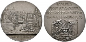 Nürnberg, Stadt
Mattierte Silbermedaille 1909 von Lauer (nach dem Modell von F. König), auf das Hochwasser in Nürnberg. Der überschwemmte Hauptmarkt ...