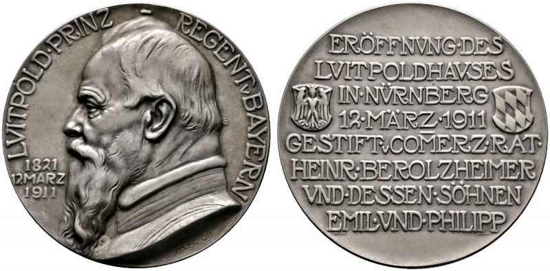 Nürnberg, Stadt
Mattierte Silbermedaille 1911 von M. Heilmaier, auf die Eröffnu...