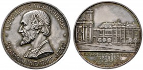 Nürnberg, Stadt
Silbermedaille 1926 von Lauer (nach einem Modell von A. Hummel, verlegt von C.F. Gebert), auf die 400-Jahrfeier des Melanchthongymnas...