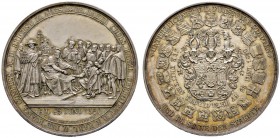 Sachsen-Albertinische Linie
Anton 1827-1836
Silbermedaille 1830 von Pfeuffer, auf die 300-Jahrfeier der Augsburger Konfession. Kaiser Karl V. übergi...