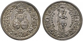 Würzburg-Bistum
Sedisvakanz 1779
Silbermedaille 1779 von Götzinger. Drei Wappenschilde, umgeben von zehn Dom­herrenwappen / St. Kilian mit Krummstab...