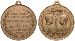 SCHÜTZEN
Mährisches Verbandsschießen
6. Mährisches Verbandsschießen zu Müglitz 1908. Tragbare, vergoldete Bronzemedaille unsigniert. Acht Zeilen Sch...