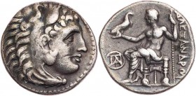 MAKEDONIEN, KÖNIGREICH
Alexander III., 336-323 v. Chr. AR-Drachme 295-275 v. Chr. (postum) Milet Vs.: Kopf des Herakles mit Löwenskalp n. r., Rs.: Ze...
