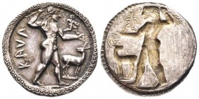 Bruttium
Stater, Kaulonia, vers 520 avant J.-C., AG 8.30 g.
Avers : Apollon nu, debout à droite sur une ligne perlée, dans la droite levée, il tien...