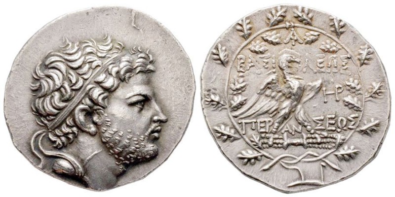 ATTIQUE
Perseus, 179-168 avant J.-C.
Tétradrachme, Amphipolis, AG 16.76g
Avers ...