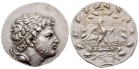 ATTIQUE
Perseus, 179-168 avant J.-C.
Tétradrachme, Amphipolis, AG 16.76g
Avers : Tête diadémée du roi à droite.
Revers : Aigle debout à droite s...