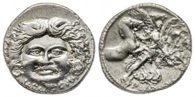 Roman Republican & Imperatorial
L. Plautius Plancus
Denarius, 47 avant J.-C. , AG 4.36 g. 
Avers : L·PLAVTIVS Tête de Méduse de face aux cheveux ébour...