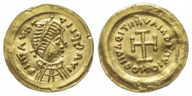LOMBARDS
Tremissis au nom et au type de Mauricius Tiberius, AU 1.47 g.
Ref : MEC 311-312
Conservation : presque Superbe