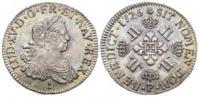 Louis XV 1715–1774
Démi écu aux 8 L, Dijon, 1725 P, AG 11.75 g.
Avers : Buste drapé, lauré, et cuirassé à l’antique à droite Revers : Croix for...