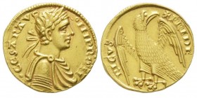 MESSINA
Federico II di Svevia, 1220-1250
Augustale, Messina, AU 5.26 g.
Avers : CAESAR AVG IMP ROM. Buste drapé, cuirassé et lauré de Frédéric II...