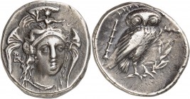 GRÈCE ANTIQUE
Lucanie, Héraclée (ca 281-278 av. J.C.). Drachme argent.
Av. Tête d’Athéna de face discrètement tournée à droite, portant le casque at...