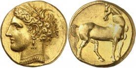 GRÈCE ANTIQUE
Zeugitane, Carthage (270-264 av. J.C.). Tridrachme en or.
Av. Tête de Tanit à gauche portant une couronne d’épis, des boucles d’oreill...