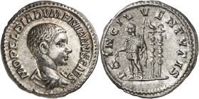 EMPIRE ROMAIN
Diaduménien (217-218). Denier 217, Rome.
Av. Buste drapé à droite. Rv. L’empereur debout à gauche.
Ric. 107. 2,87 g.
Superbe