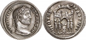 EMPIRE ROMAIN
Galère (293-305). Argenteus 294, Ticinum.
Av. Buste lauré à droite. Rv. Les tétrarques, en costume militaire, debout devant une encein...