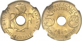AFRIQUE ÉQUATORIALE FRANÇAISE
5 centimes 1943, Pretoria.
Av. Bonnet phrygien entouré des lettres R et F. Rv. La valeur de part et d’autre du trou ce...