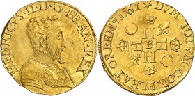 FRANCE
Charles IX (1560-1574). Henri d’or au nom d’Henri II 1561 B, Rouen.
Av. Buste cuirassé à droite. Rv. Croix formée de quatre H, au centre la l...