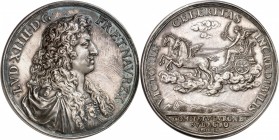 FRANCE
Louis XIV (1643-1715). Médaille en argent 1668, célébrant la conquête de la Franche-Comté, par Warin.
Av. Buste en uniforme à droite. Rv. Vic...