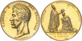 FRANCE
Charles X (1824-1830). Médaille en or célébrant le sacre du 29 mai 1825, par Gayard.
Av. Tête nue à gauche. Rv. Scène de couronnement.
Sb. 9...