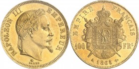 FRANCE
Napoléon III (1852-1870). 100 francs or 1865 A, Paris.
Av. Tête laurée à droite. Rv. Armoiries impériales posées sur un manteau.
G. 1136, Fr...