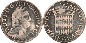MONACO
Antoine Ier (1701-1731). Pezzetta 1707.
Av. Buste cuirassé à droite. Rv. Écu rectangulaire couronné.
G. MC90.
Rare, rayures au revers, B...
