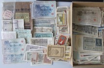 Deutschland - Deutsches Reich bis 1945: Ein Karton voll mit diversen Banknoten ab Deutsches Reich um 1905 bis ca 1950 (ca. 400 Stück, viel Inflaschein...